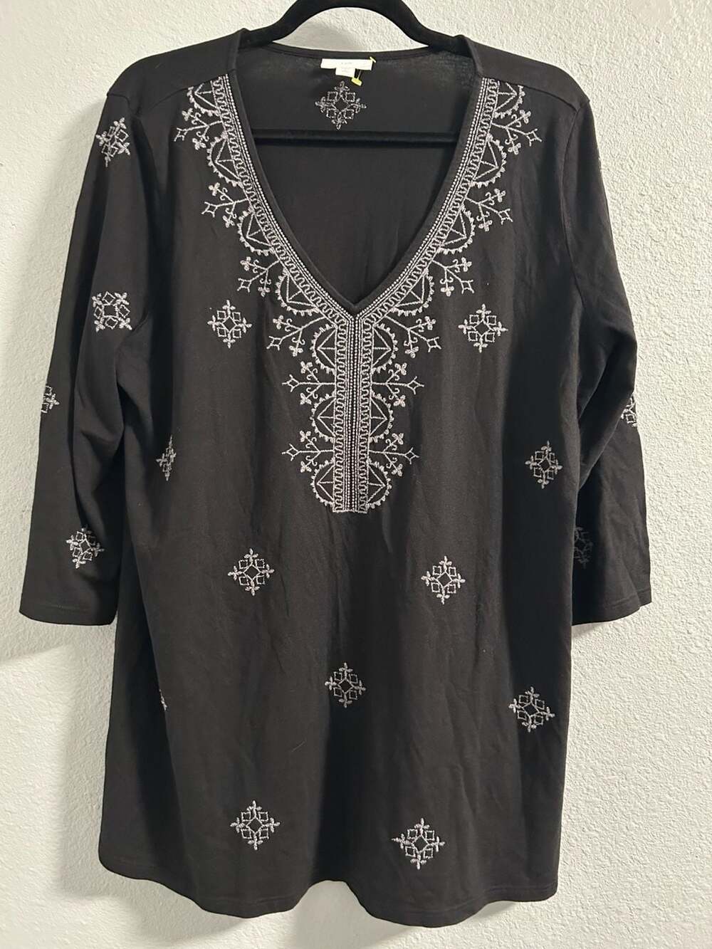 J.Jill Black Embroidered Split Neck Tunic Top